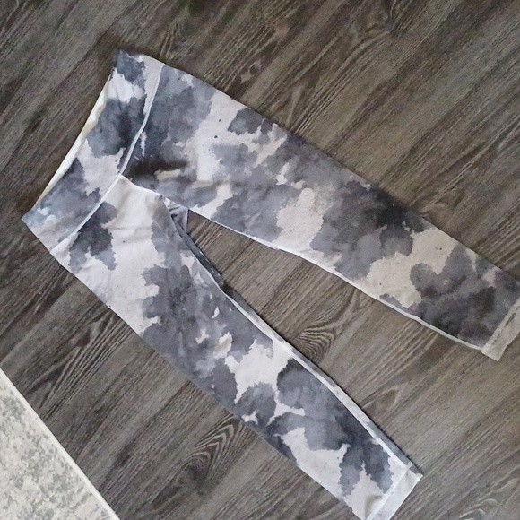 🔥🔥🔥Lululemon Wunder Under floral platoon Silver spoon cropped leggings 8 grey - Picture 11 of 13